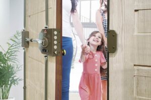 Serratura CR per porta in legno da applicare o da infilare